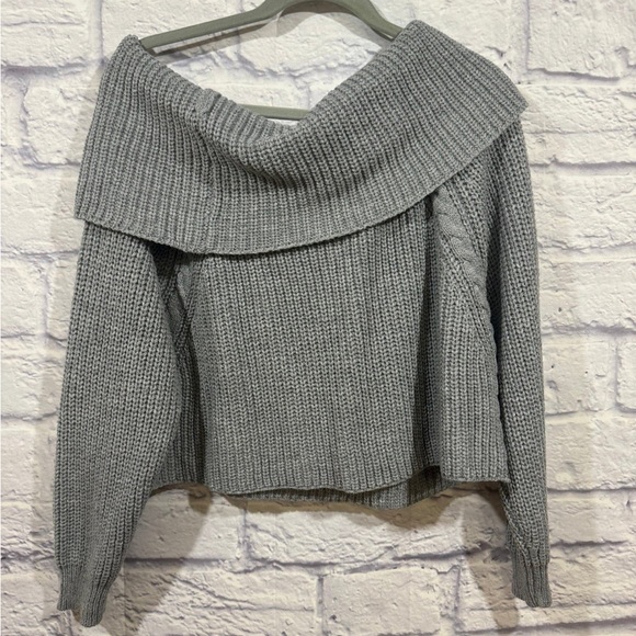 NWT Forever21 Grey Sweater - Picture 2 of 4